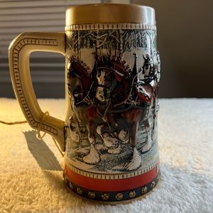 FESTIVE HOLIDAY BUDWEISER CLYDESDALES STEIN - 1988 COLLECTOR'S SERIES